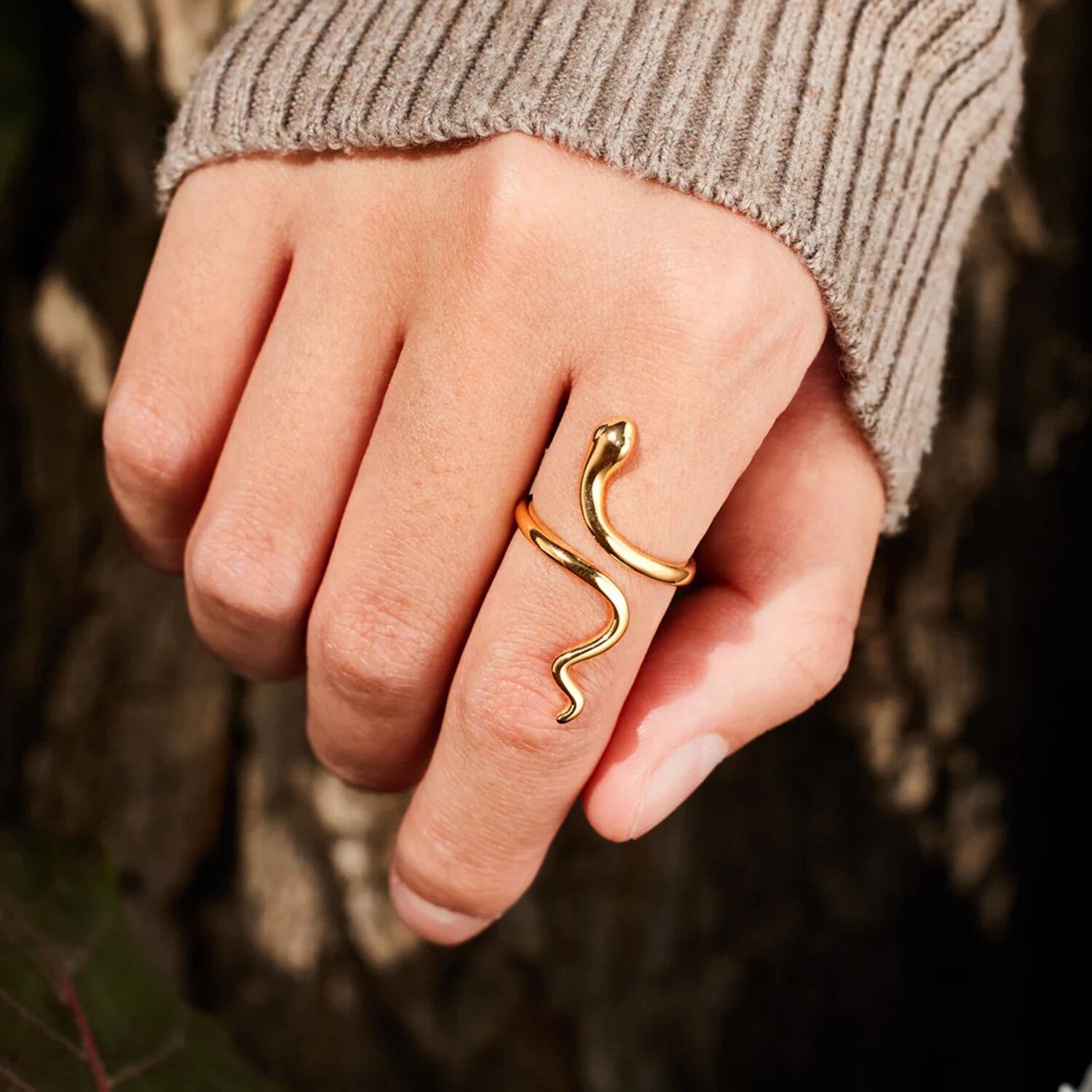 Serpent Loop Ring