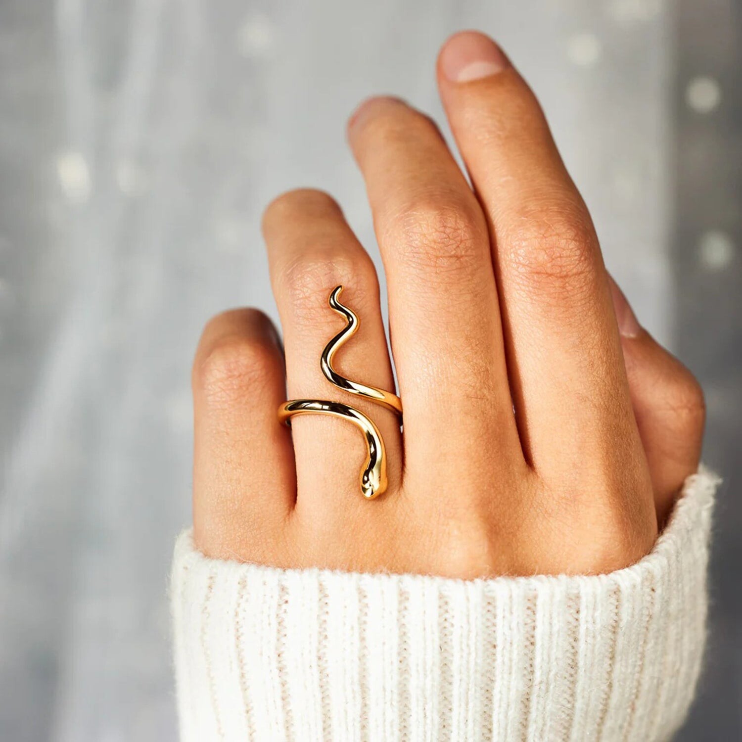 Serpent Loop Ring